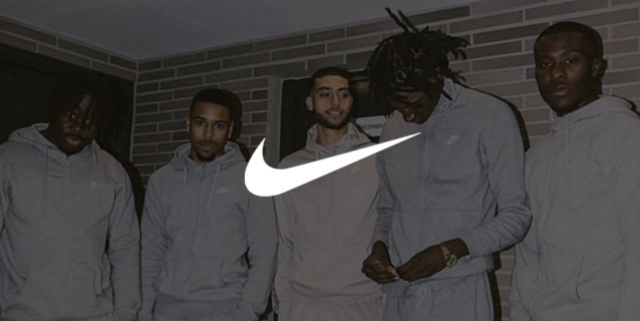 NIKE